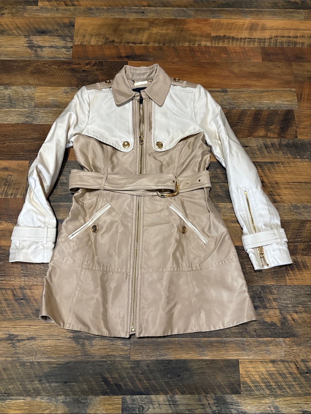 Juicy Couture Khaki Women’s Rain Trench Coat Jacket Size Small Gold Zip Beig